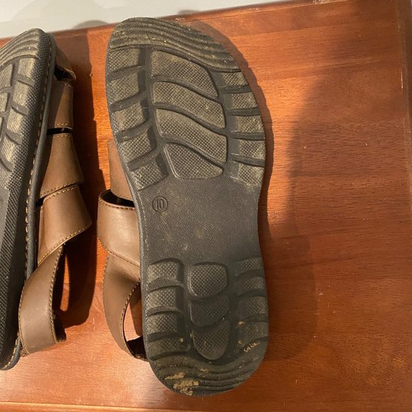 Merona size 10 Fisherman sandals with velcro buckle, slight wear main image 8